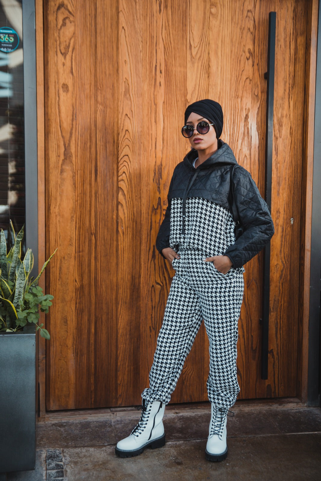 Black and white checkered sweatpants deals